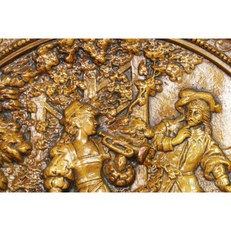 Díszes fali tál plasztikus dombormű jelenettel a "Der Trompeter von Säckingen" című munkából