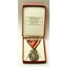 Ezüst Katonai Érdemérem hadiszalagon kardokkal