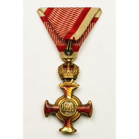 Koronás Arany Érdemkereszt hadiszalagon 1914 (anyaga: arany)