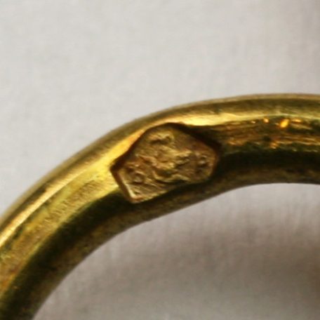 Koronás Arany Érdemkereszt hadiszalagon 1914 (anyaga: arany)