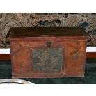 Festett kelengyés láda