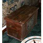 Festett kelengyés láda