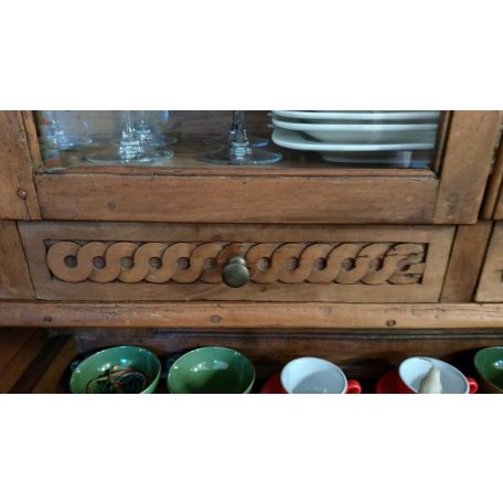 Mária Terézia korabeli copf stílusú almárium