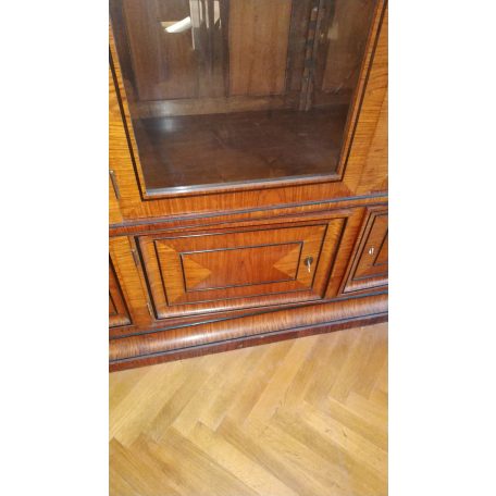 Antik Könyvszekrény Vitrin 1900 körül Bécs-Fiume