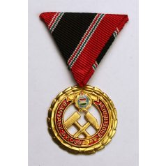   A Bányász Szolgálati Érdemérem arany fokozat 1957 NMK670