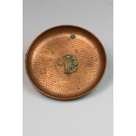 Poncolt díszítésű réz tálka 