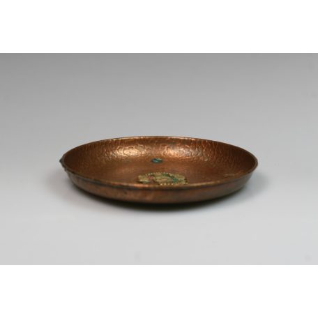 Poncolt díszítésű réz tálka 