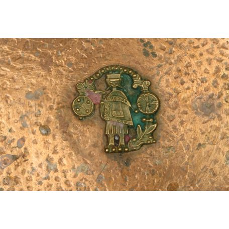 Poncolt díszítésű réz tálka 