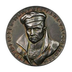   Karl Goetz Manfred von Richthofen "A vörös báró" emlékérem 1918 után