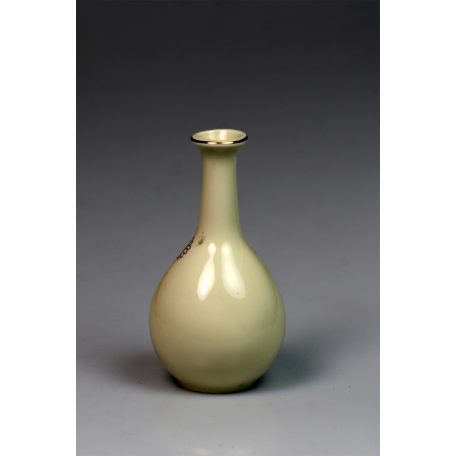 Kis váza aranyozott virág dekorral Mandzsúria Japán megszállás 1940 körül