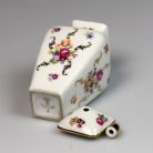 Német PM porcelán festett urna váza aranyozott virág motívumokkal