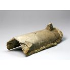 Régi antik kakasos kúpcserép koronás címeres díszítéssel