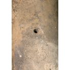 Régi antik kakasos kúpcserép koronás címeres díszítéssel