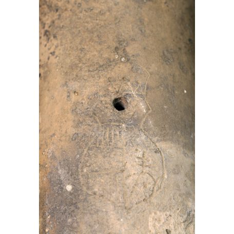 Régi antik kakasos kúpcserép koronás címeres díszítéssel